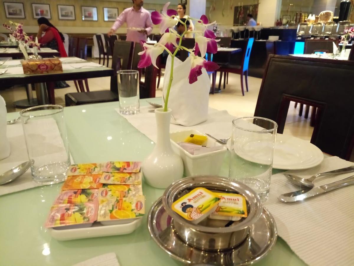 Hampshire Plaza Hotell Hyderabad Eksteriør bilde