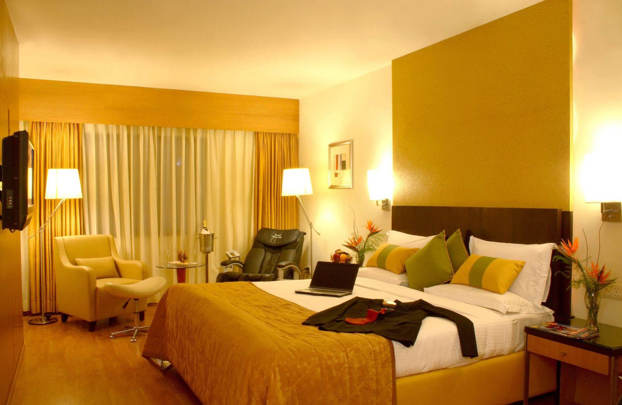 Hampshire Plaza Hotell Hyderabad Eksteriør bilde
